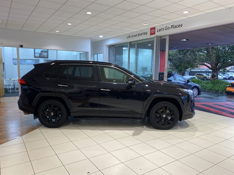 2025 Toyota RAV4 Limited 2.5 Ltr Hybrid AWD image 2