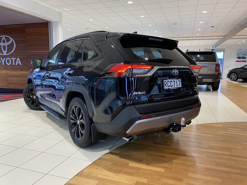 2025 Toyota RAV4 Limited 2.5 Ltr Hybrid AWD image 3