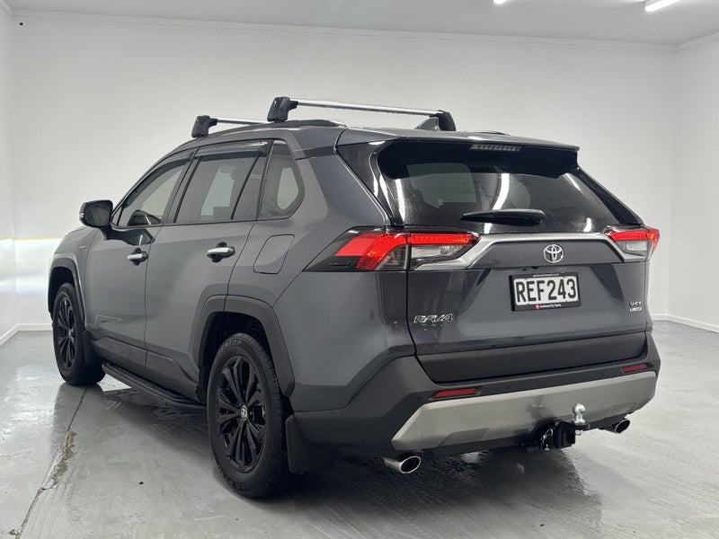 2025 Toyota RAV4 Limited 2.5 PETROL HYBRID image 2