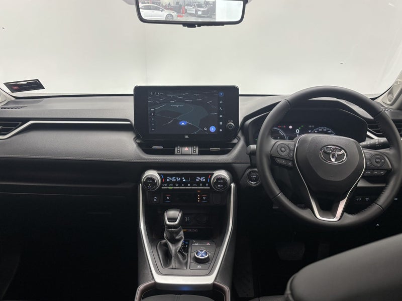 2025 Toyota RAV4 Limited 2.5 PETROL HYBRID image 3
