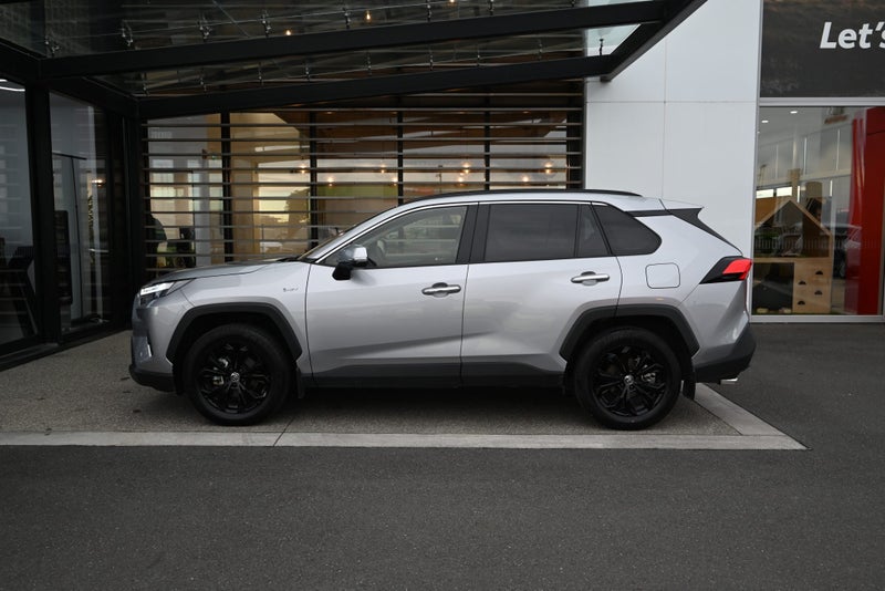 2025 Toyota RAV4 Limited 2.5 Petrol Hybrid AWD SUV image 3