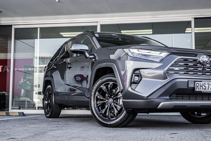 2025 Toyota RAV4 Limited 2.5L Hybrid 4WD SUV image 4