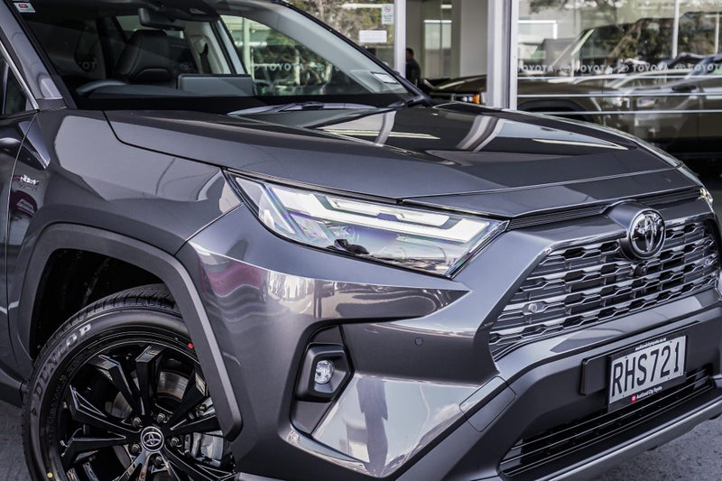 2025 Toyota RAV4 Limited 2.5L Hybrid 4WD SUV image 5