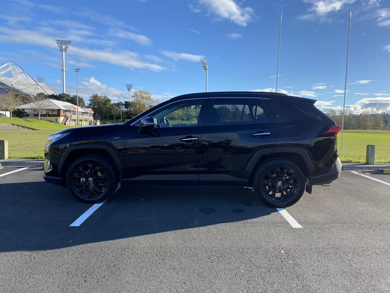2025 Toyota RAV4 Limited 2.5L Petrol HYBRID SUV... image 4