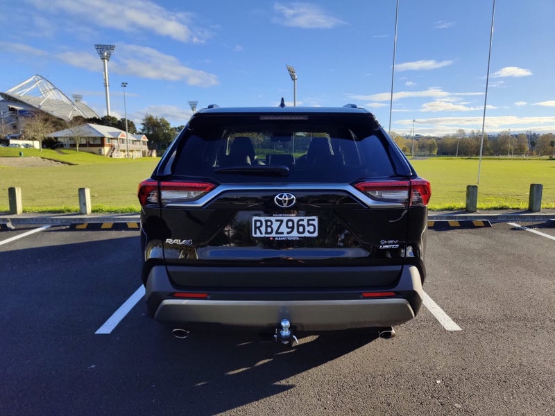 2025 Toyota RAV4 Limited 2.5L Petrol HYBRID SUV... image 5