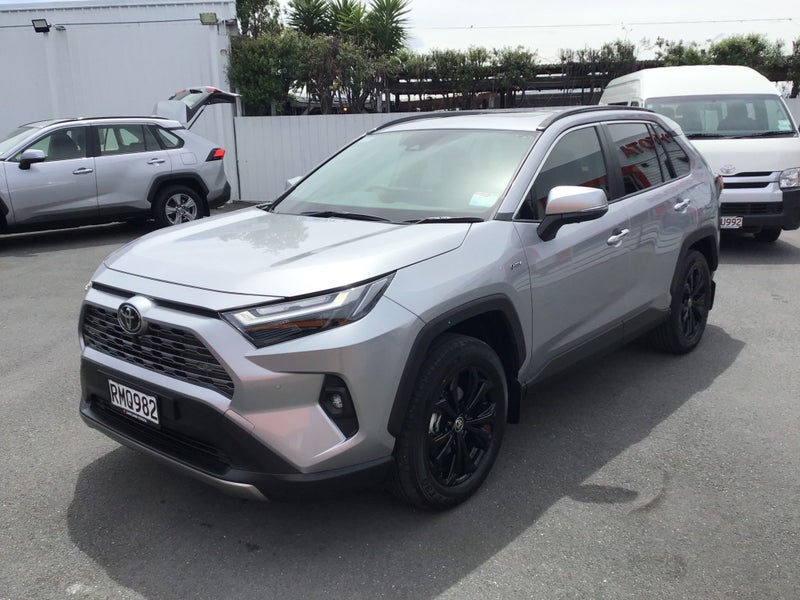 2025 Toyota RAV4 Limited 2.5P AWD Hybrid SUV image 3