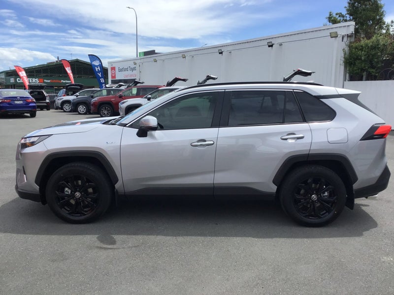 2025 Toyota RAV4 Limited 2.5P AWD Hybrid SUV image 4