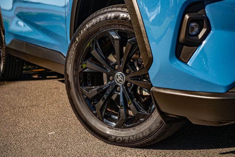 2025 Toyota RAV4 Limited 2.5P HV AWD image 4