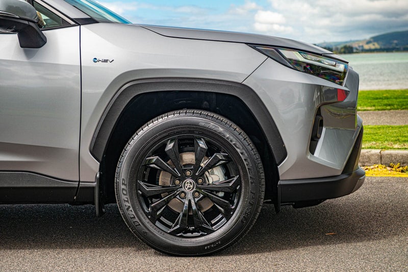 2025 Toyota RAV4 Limited 2.5P HV ECVT AWD image 3