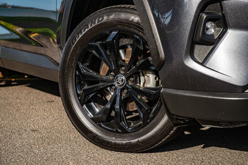 2025 Toyota RAV4 Limited 2.5P HV ECVT AWD image 4