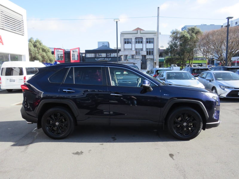 2025 Toyota RAV4 Limited 2.5P HV ECVT AWD SUV image 3