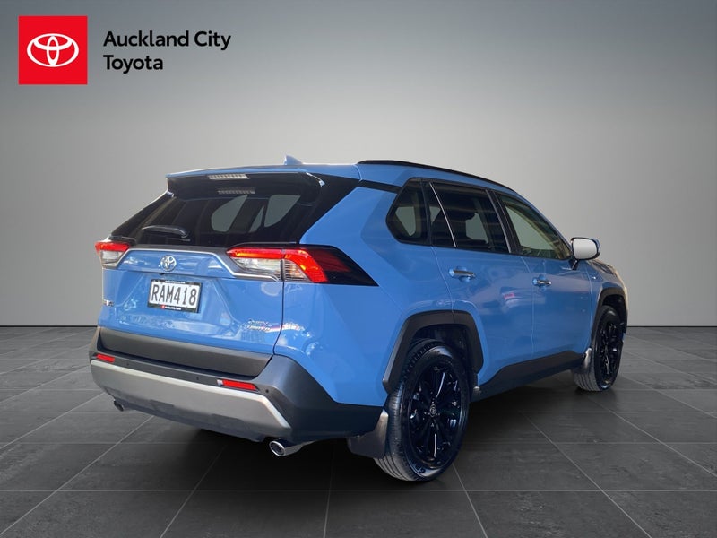 2025 Toyota RAV4 Limited 2.5P HV ECVT AWD SUV/5... image 3