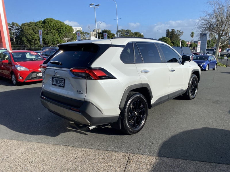 2025 Toyota RAV4 Limited 2.5P Hybrid image 2