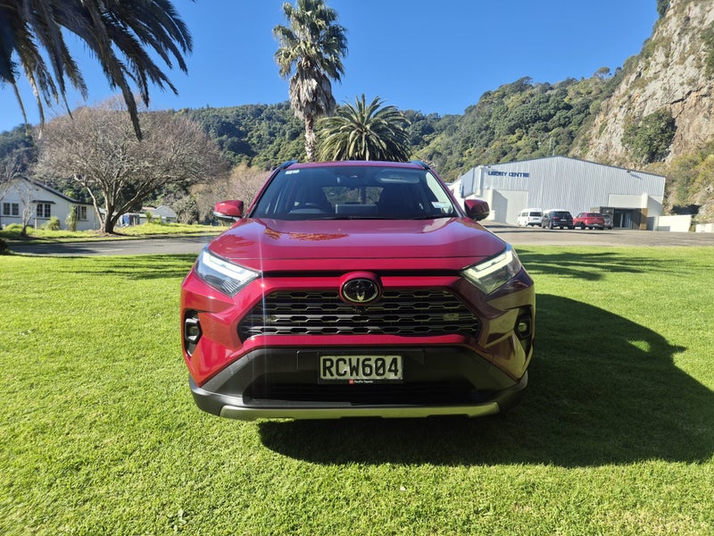 2025 Toyota RAV4 Limited 2.5P Hybrid image 2