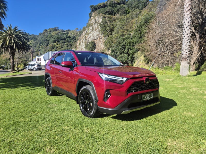 2025 Toyota RAV4 Limited 2.5P Hybrid image 3