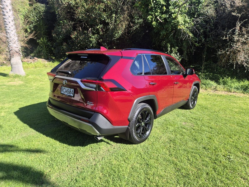 2025 Toyota RAV4 Limited 2.5P Hybrid image 4
