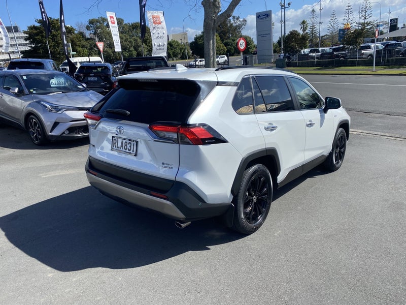 2025 Toyota RAV4 Limited 2.5P Hybrid image 2