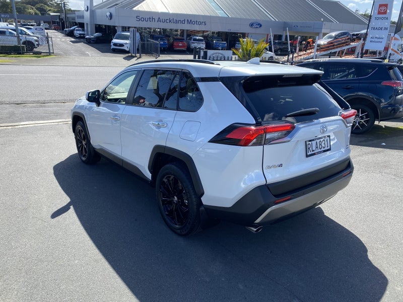 2025 Toyota RAV4 Limited 2.5P Hybrid image 5