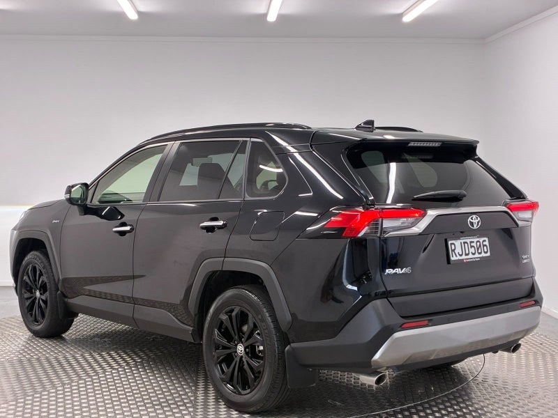 2025 Toyota RAV4 Limited 2.5P Hybrid image 5