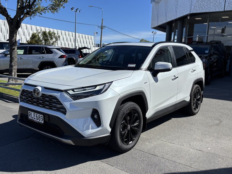 2025 Toyota RAV4 Limited 2.5P Hybrid AWD image 3