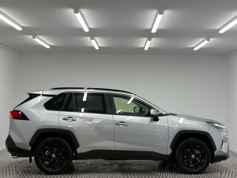 2025 Toyota RAV4 Limited 2.5P HYBRID AWD image 2