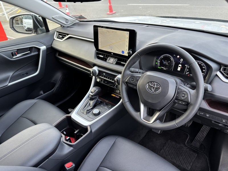 2025 Toyota RAV4 Limited 2.5P Hybrid AWD image 3