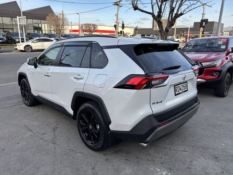 2025 Toyota RAV4 Limited 2.5P Hybrid AWD image 5