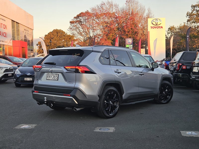 2025 Toyota RAV4 Limited 2.5P HYBRID AWD image 3