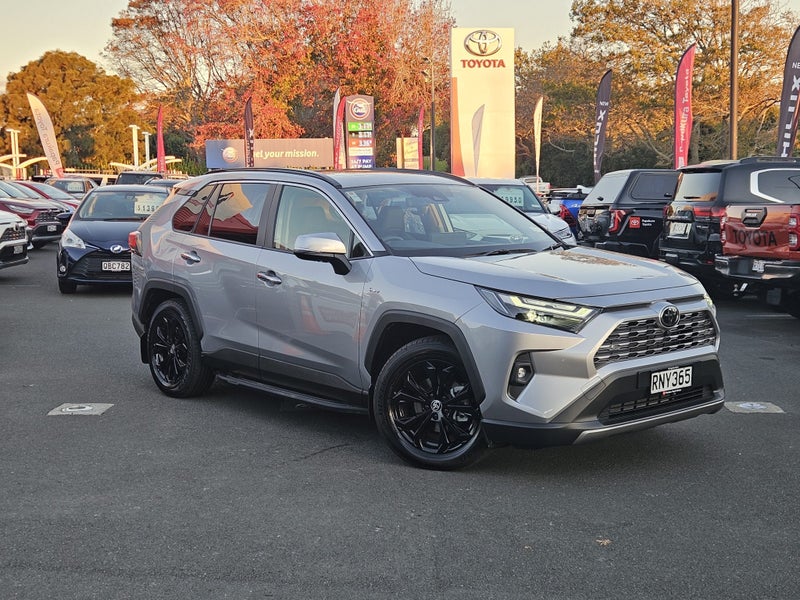 2025 Toyota RAV4 Limited 2.5P HYBRID AWD image 5