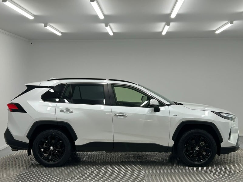 2025 Toyota RAV4 Limited 2.5P HYBRID AWD image 2