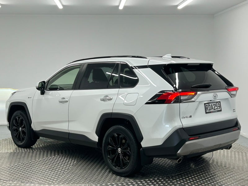 2025 Toyota RAV4 Limited 2.5P HYBRID AWD image 5
