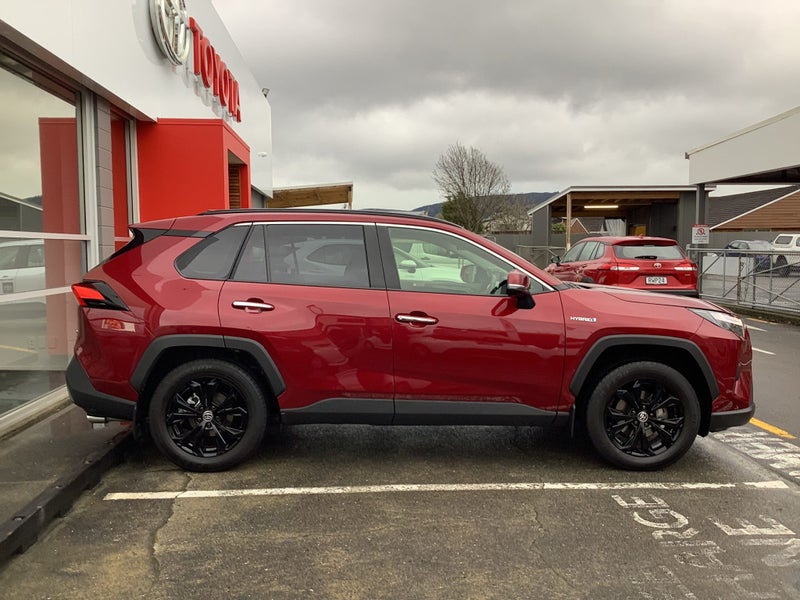 2025 Toyota RAV4 Limited 2.5P Hybrid AWD image 3