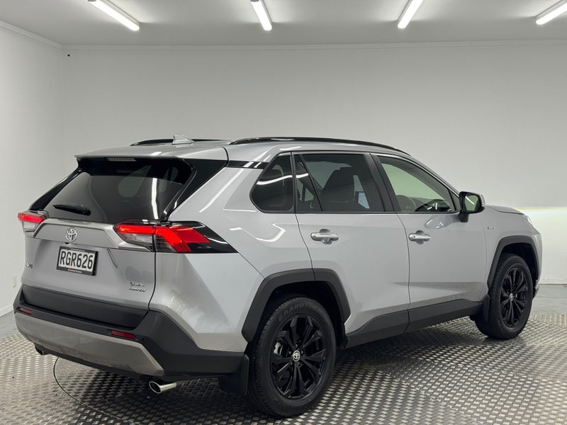 2025 Toyota RAV4 Limited 2.5P HYBRID AWD image 3