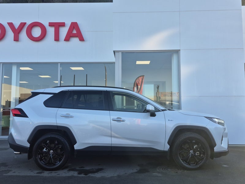 2025 Toyota RAV4 Limited 2.5P HYBRID AWD Auto image 2