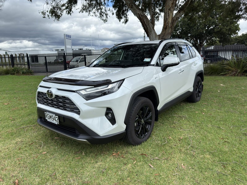 2025 Toyota RAV4 Limited 2.5P Hybrid AWD Automa... image 3