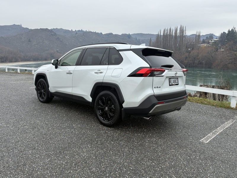 2025 Toyota RAV4 Limited AWD Hybrid Auto image 5