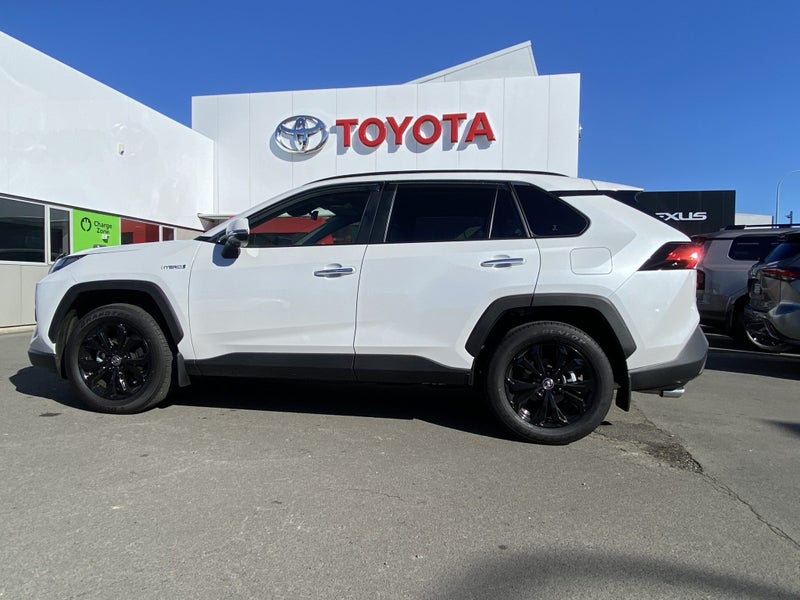 2025 Toyota RAV4 Limited Hybrid image 4