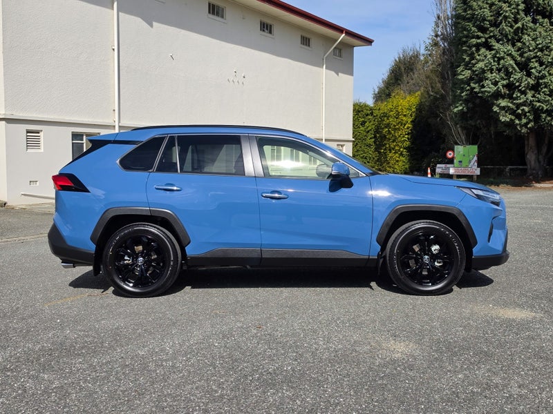 2025 Toyota RAV4 Limited Hybrid AWD image 2
