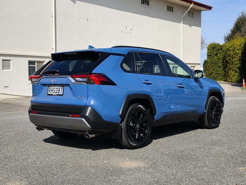 2025 Toyota RAV4 Limited Hybrid AWD image 3