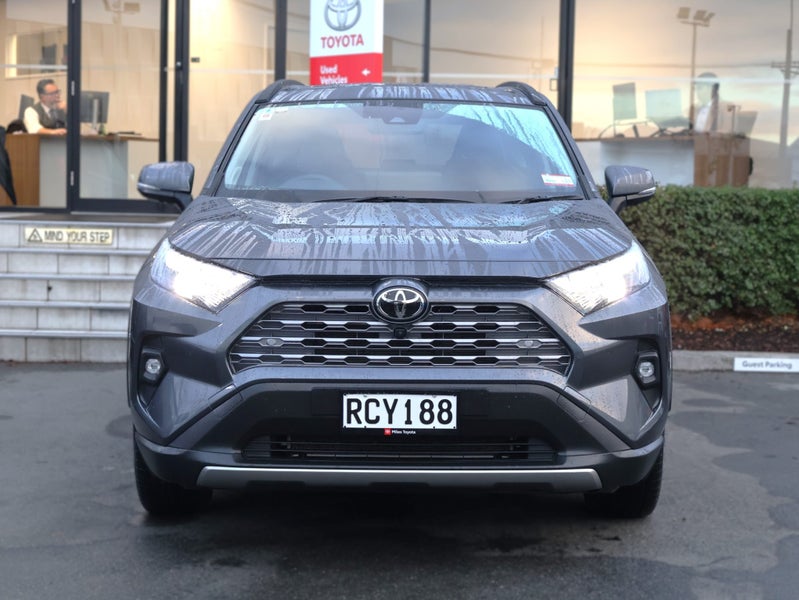 2025 Toyota RAV4 Limited HYBRID AWD/4WD, Leather image 2