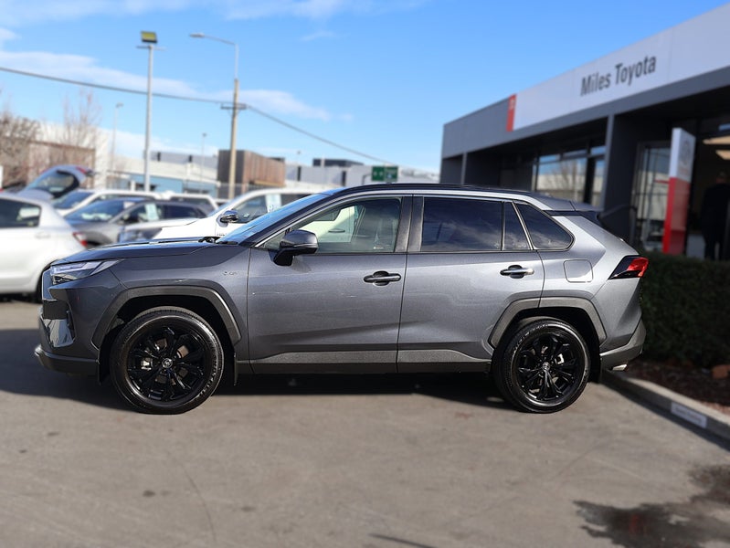 2025 Toyota RAV4 LIMITED HYBRID AWD/4WD, Leather image 4