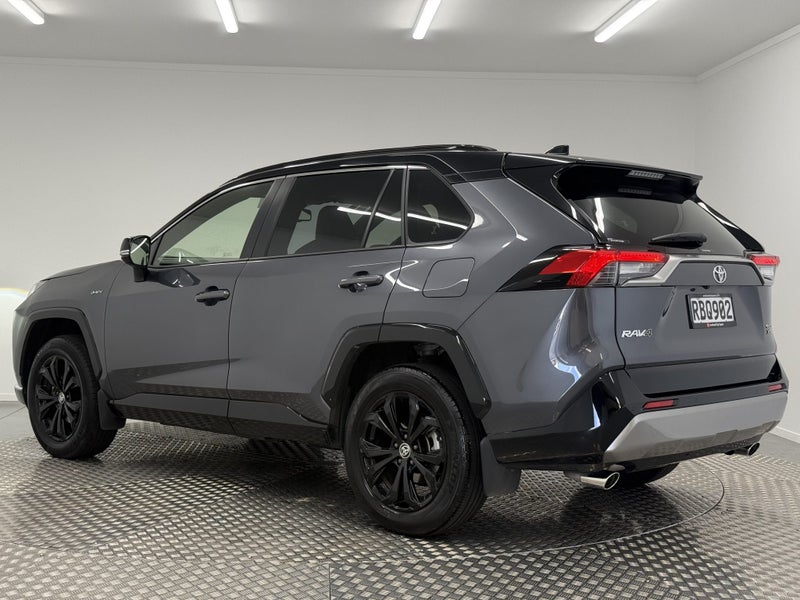 2025 Toyota RAV4 XSE image 2