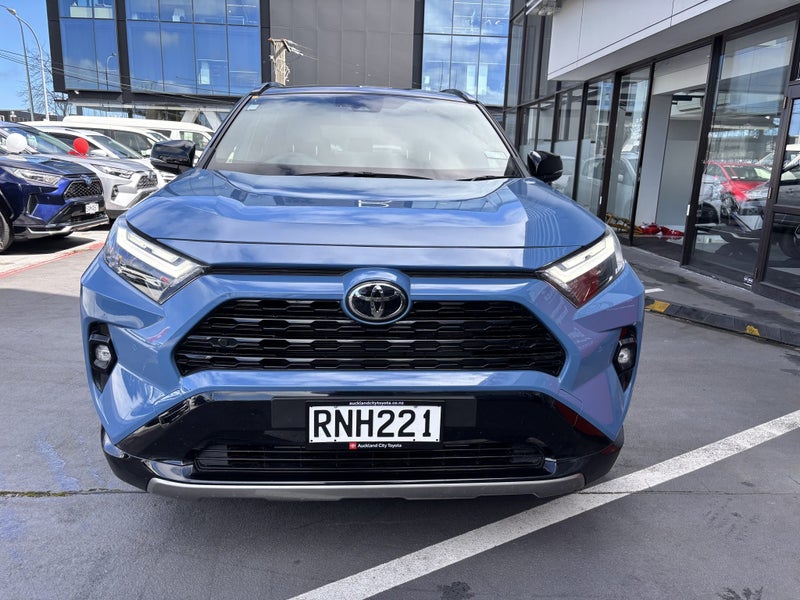 2025 Toyota RAV4 XSE 2.5 HYBRID POPULAR SUV image 3