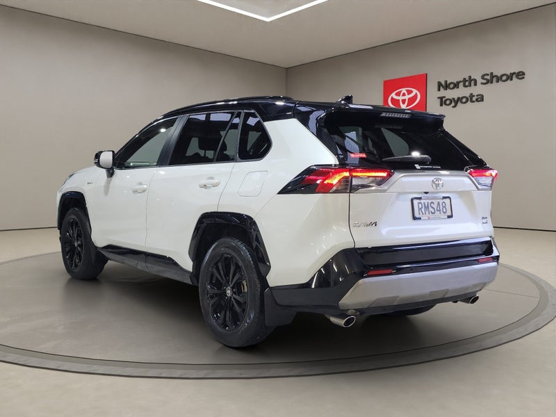 2025 Toyota RAV4 XSE 2.5L Hybrid AWD SUV image 5