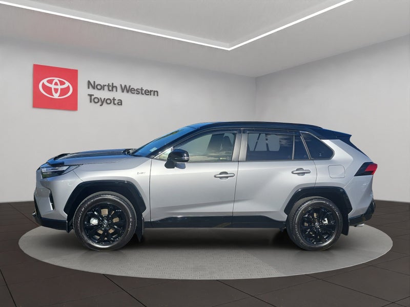 2025 Toyota RAV4 XSE 2.5L Hybrid AWD SUV image 4