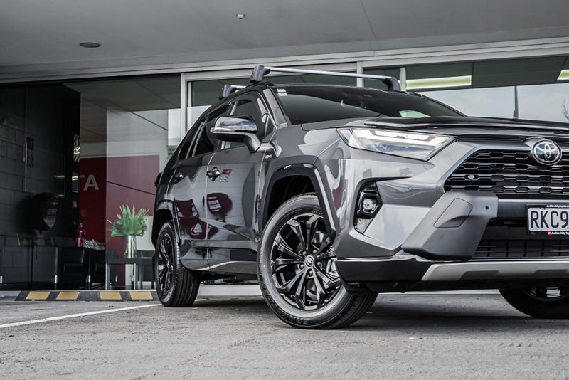 2025 Toyota RAV4 XSE 2.5L HYBRID SUV AWD (AHAS-... image 4