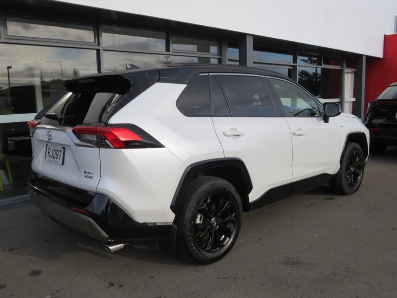 2025 Toyota RAV4 XSE 2.5P HV image 5