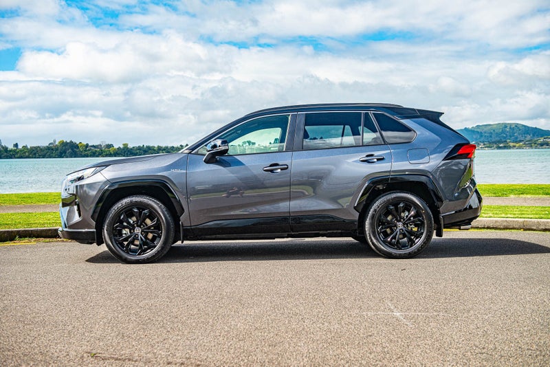 2025 Toyota RAV4 XSE 2.5P HV ECVT AWD image 5