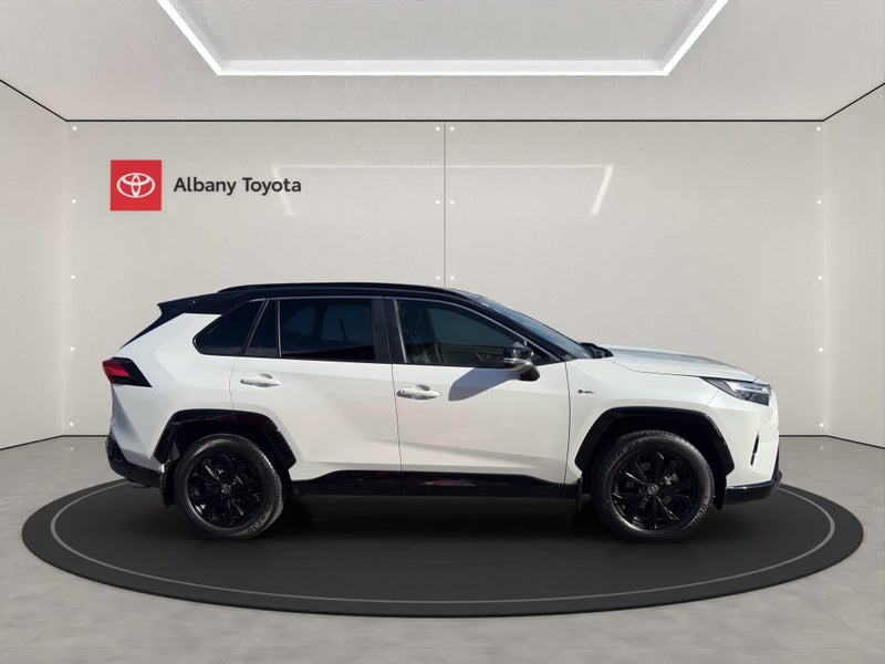2025 Toyota RAV4 XSE 2.5P HV ECVT AWD SUV/5D/5S... image 2