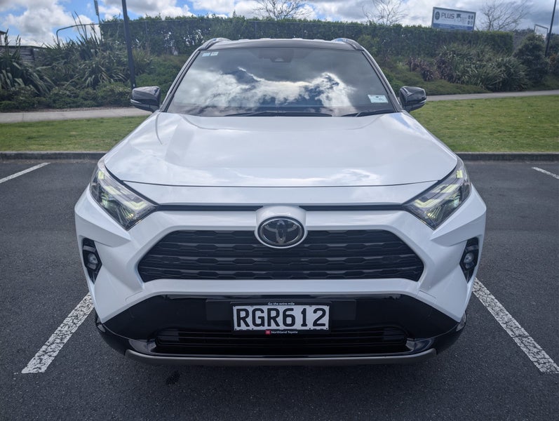 2025 Toyota RAV4 XSE 2.5P HV ECVT AWD SUV/5D/5S image 5